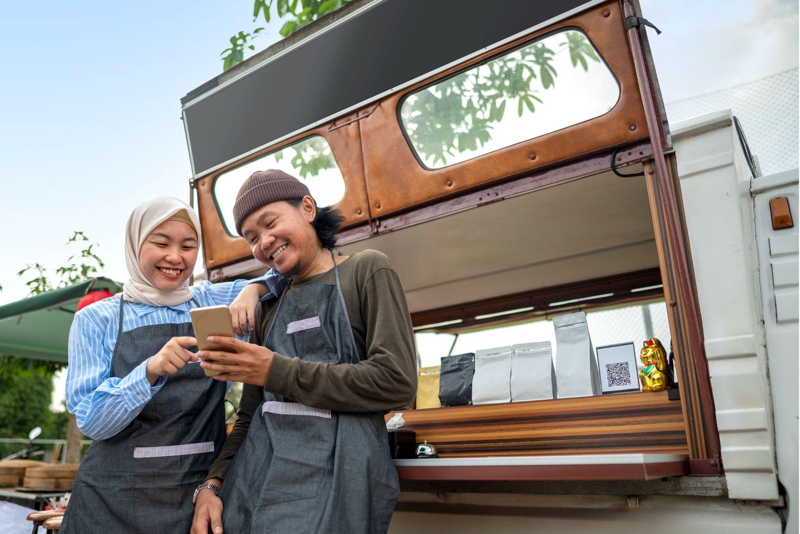 Ilustrasi manfaat pembayaran digital untuk operasional bisnis